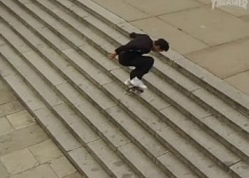 Skvělý styl, sérky a těžké spoty - to je nový part Toma Knoxe