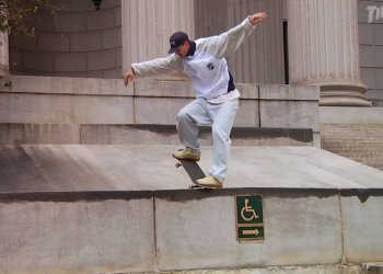 John Shanahan naděluje další stylový part pro DGK