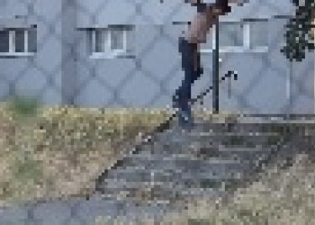 Adam Tran je dalším, kterýmu vyšel Raw Cut z "Elare" videí